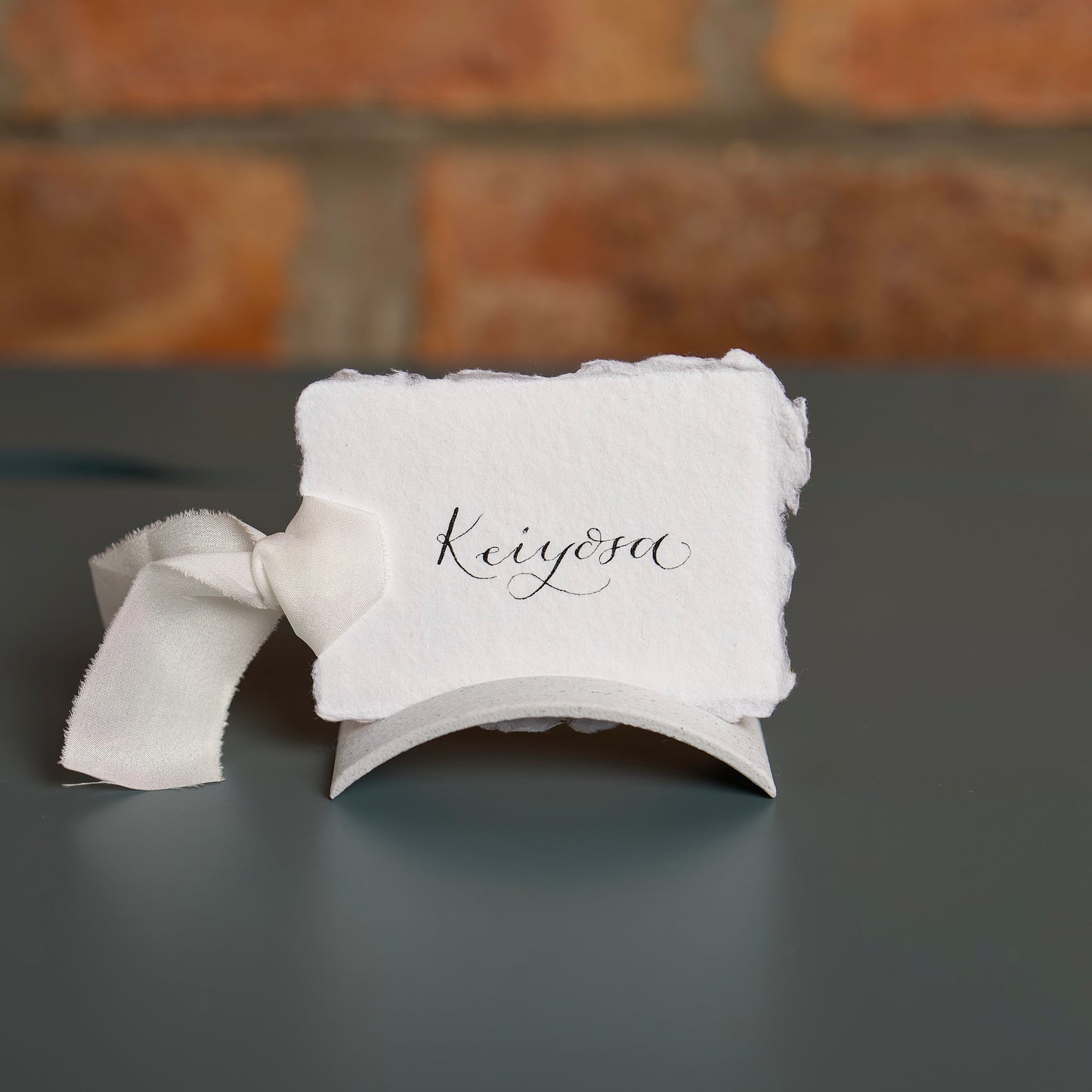 Hue - Arch place card and card holder