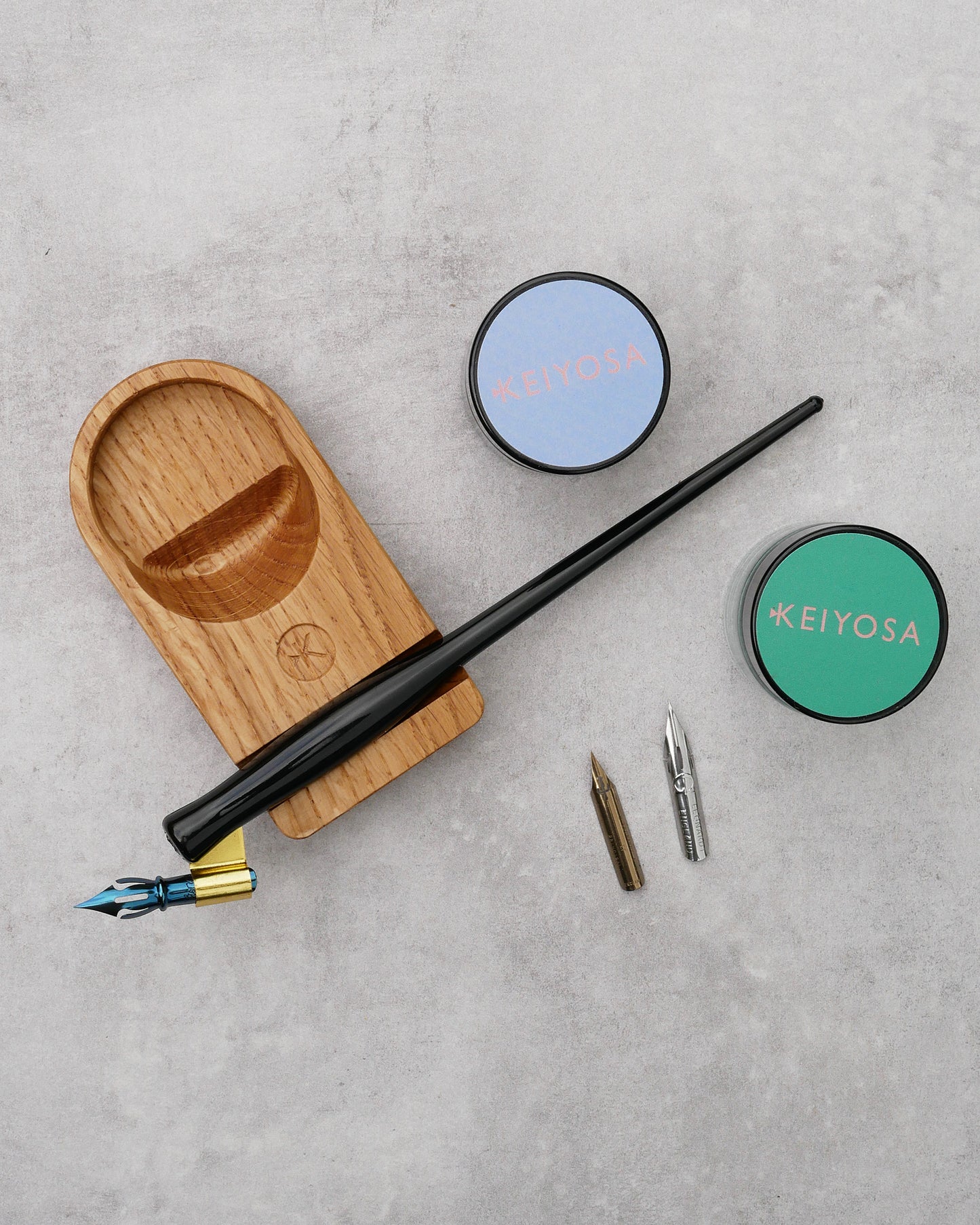 Tilt - Angled calligraphy ink pot holder