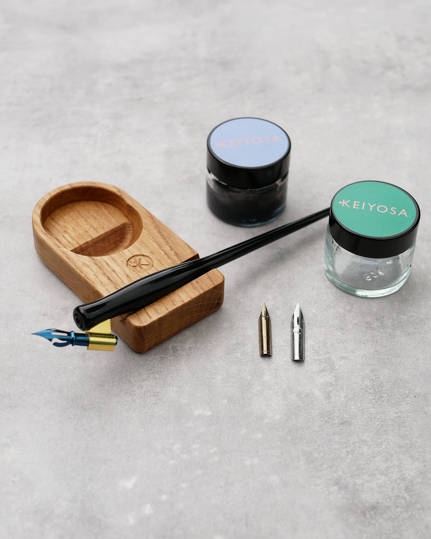 Tilt - Angled calligraphy ink pot holder