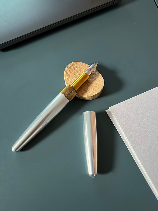 Tsuki oak pen rest - Clearance