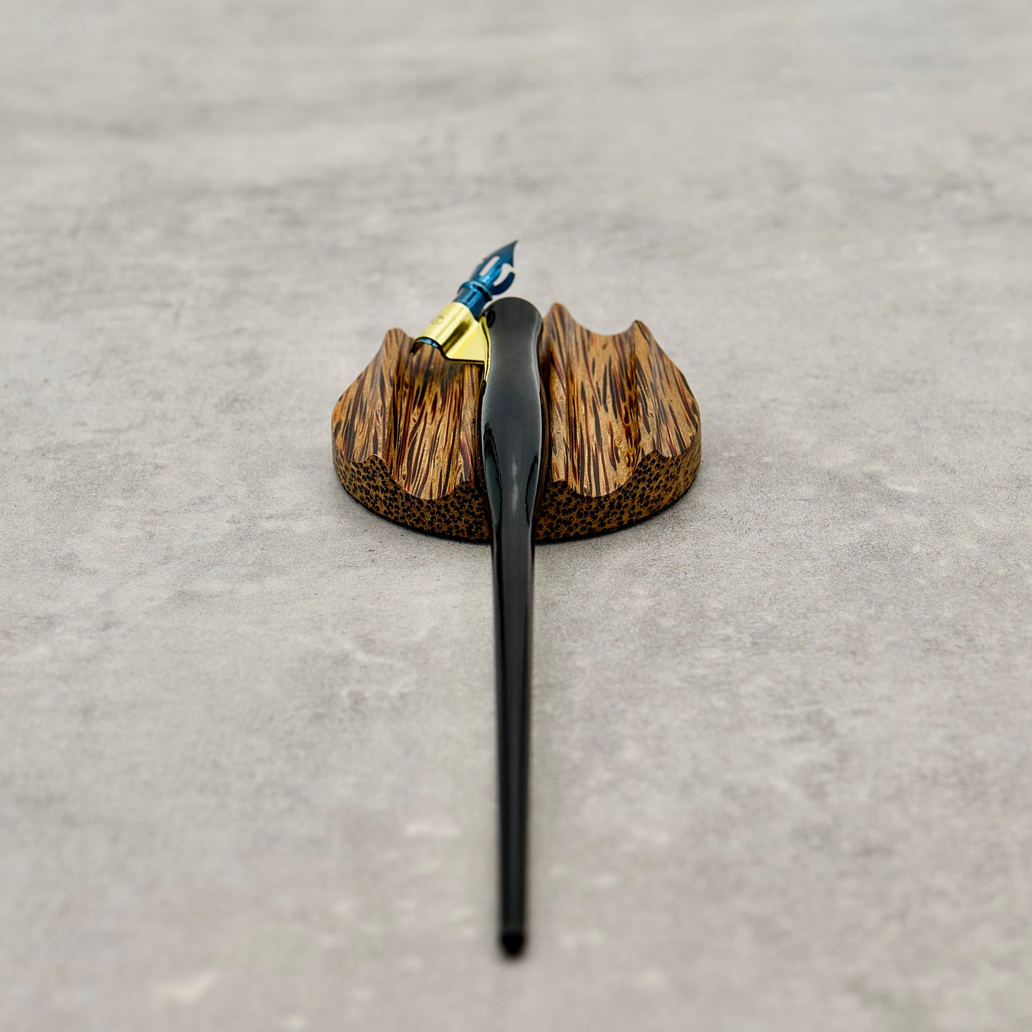 Limited edition - Palm wood Tani Pen Rest