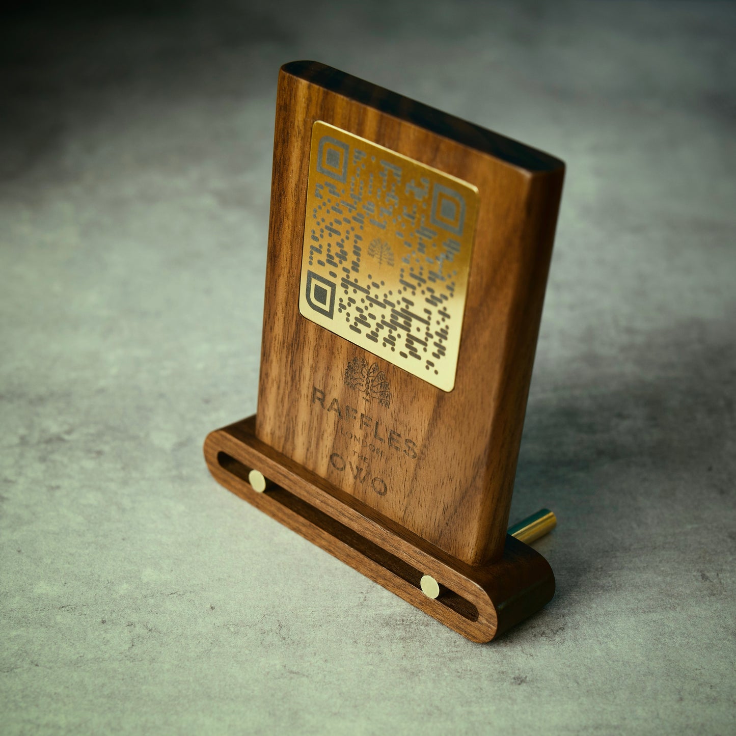 QR Code Stand Brass and Walnut – Handcrafted Display for Homes, Cafés & Events