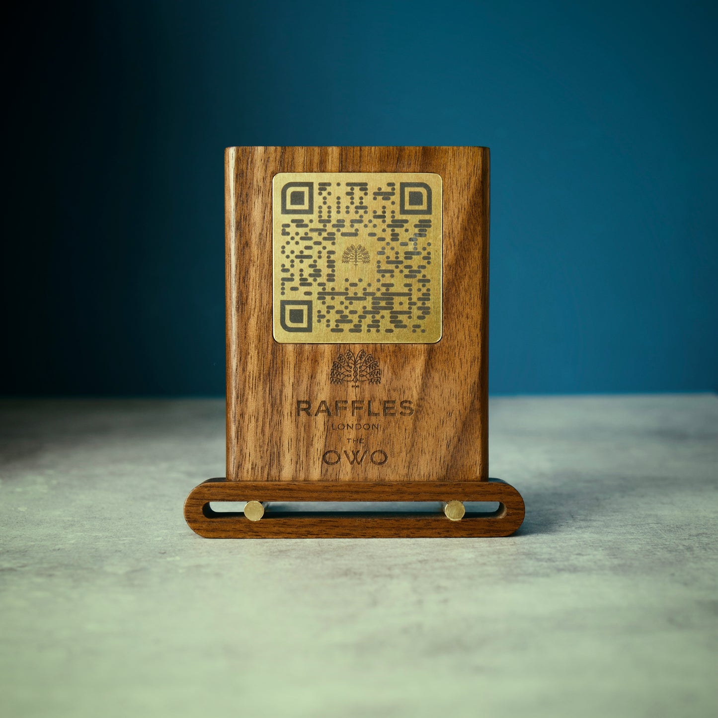 QR Code Stand Brass and Walnut – Handcrafted Display for Homes, Cafés & Events