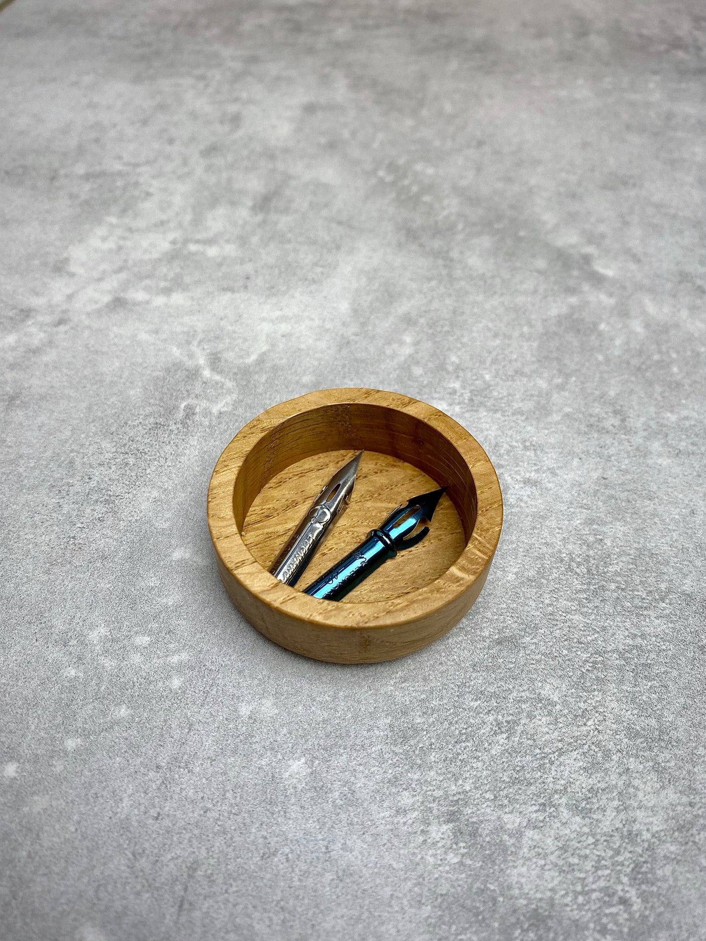 Calligraphy ink pot holder