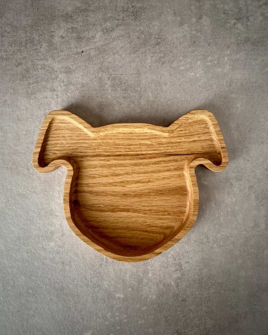 Cat and dog desk tidy