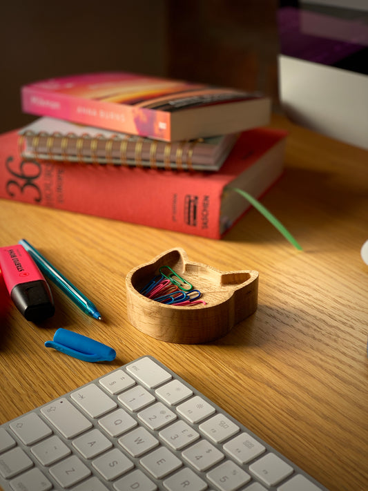 Cat and dog desk tidy