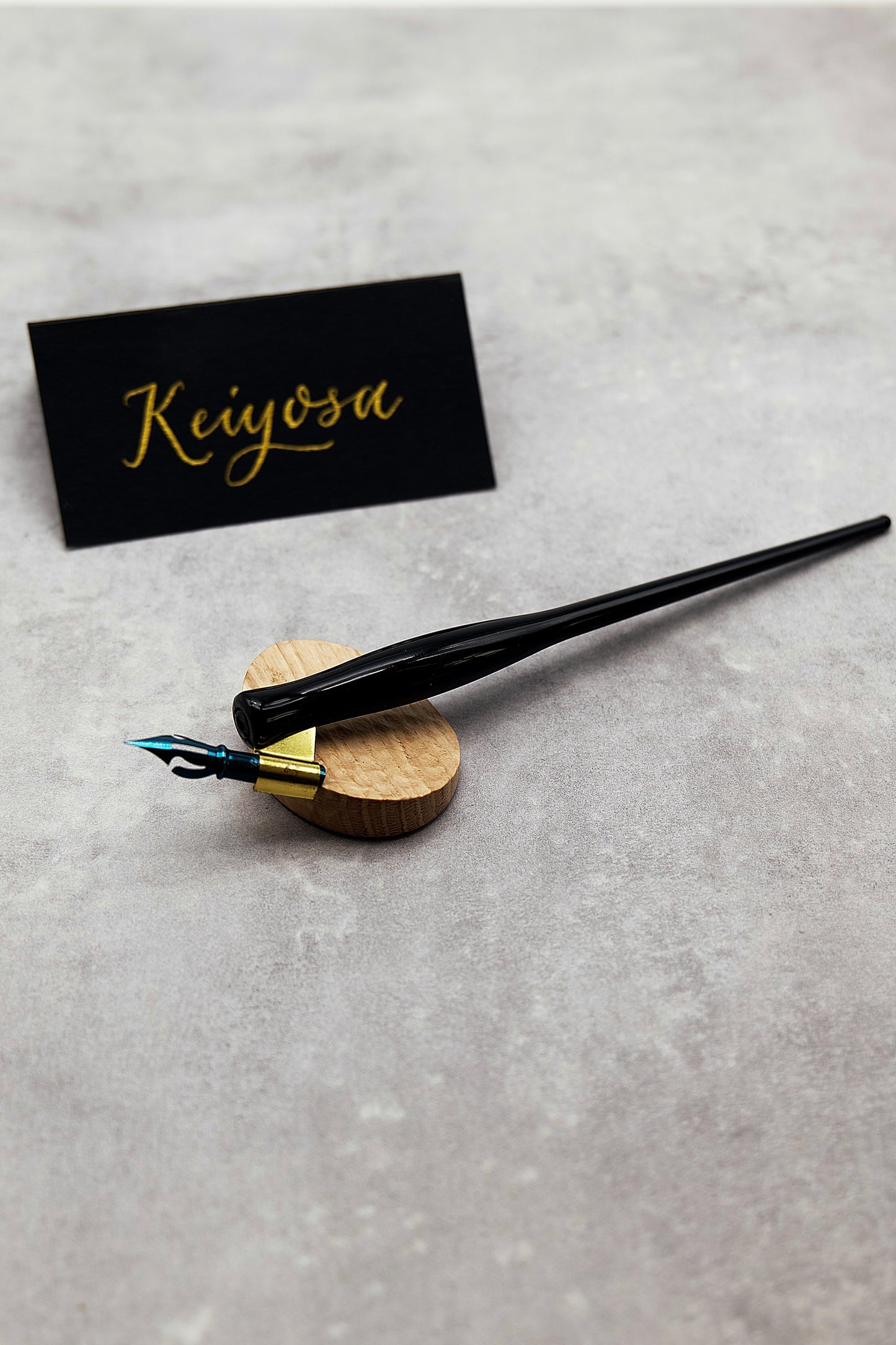 Tsuki oak pen rest - Clearance