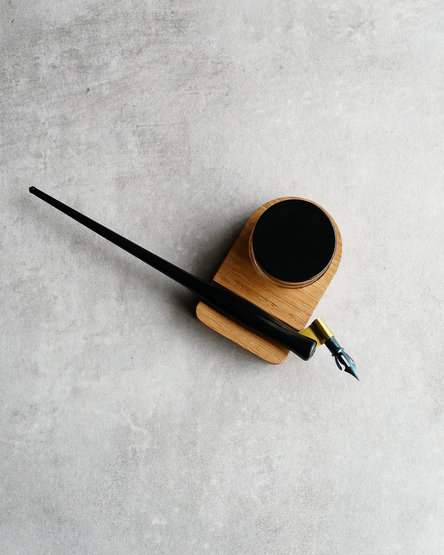 Calligraphy ink pot holder